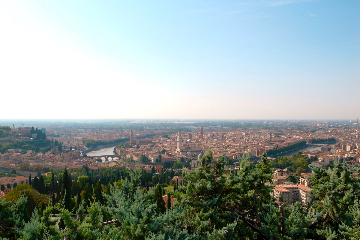 サン・ピエトロ城の丘からの眺め